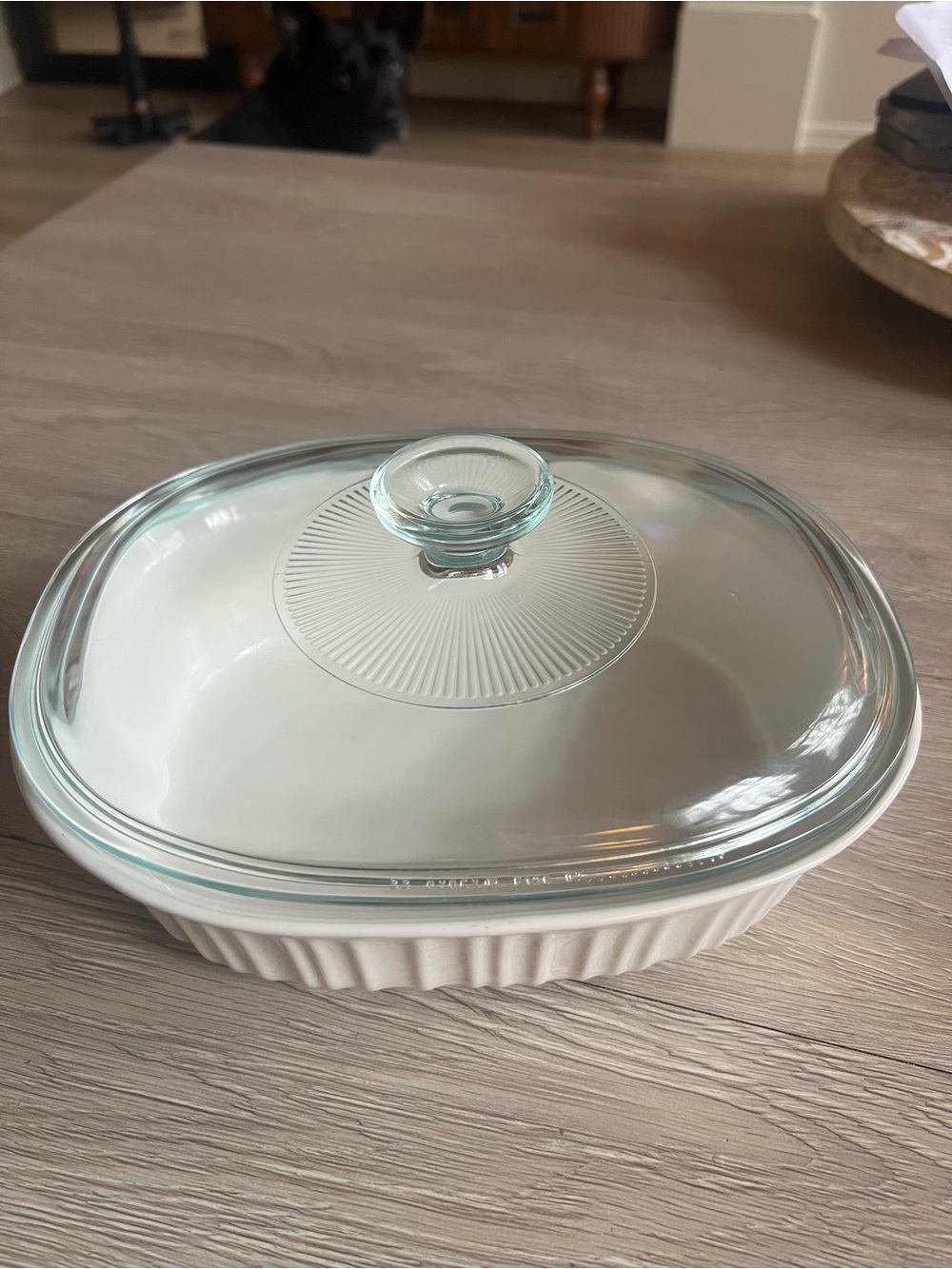 Corning Ware French White 1 1/2 quart casserole dish